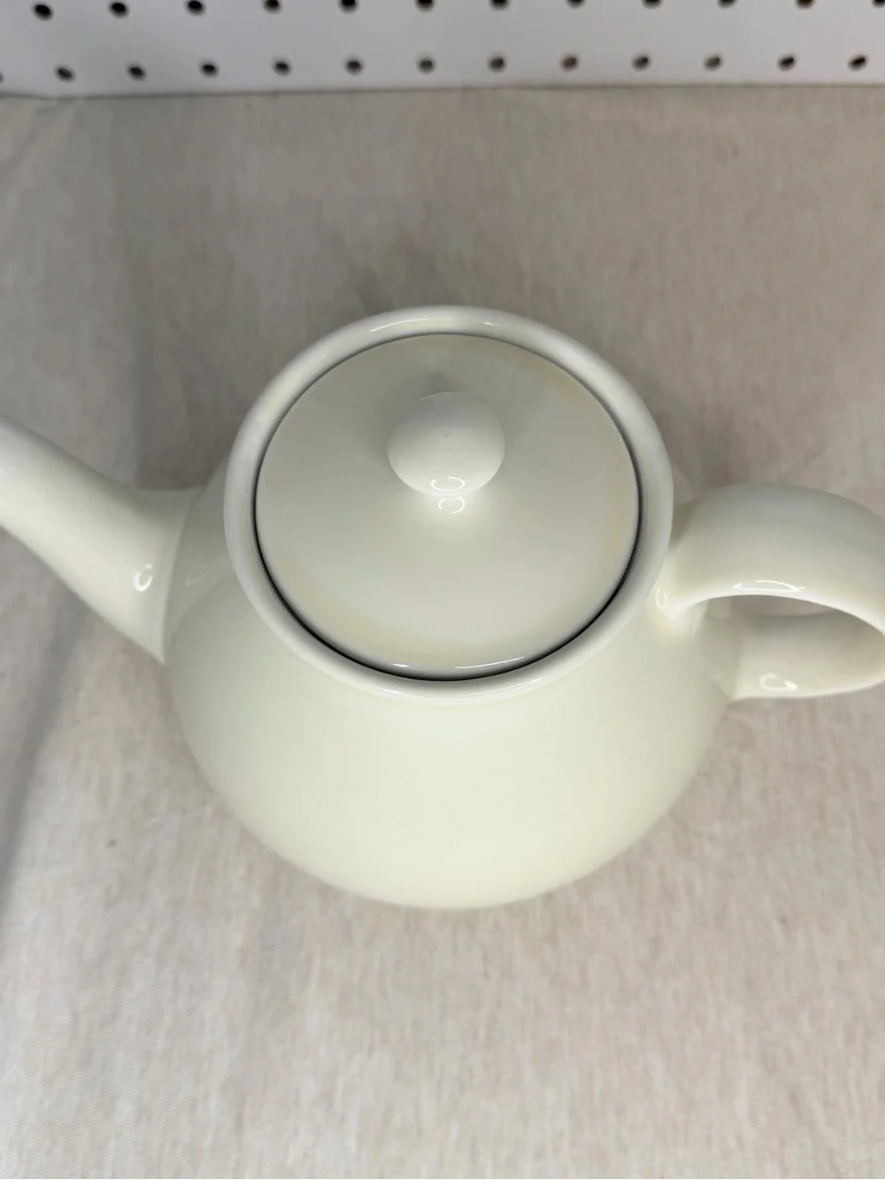 Vintage Hall China Globe 6 Cup Teapot Ivory Cream 1930s-40s USA